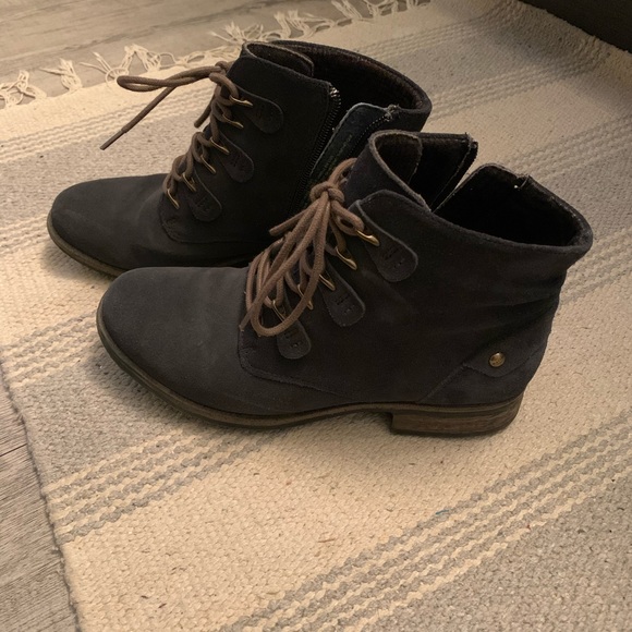 Boots - Picture 1 of 5